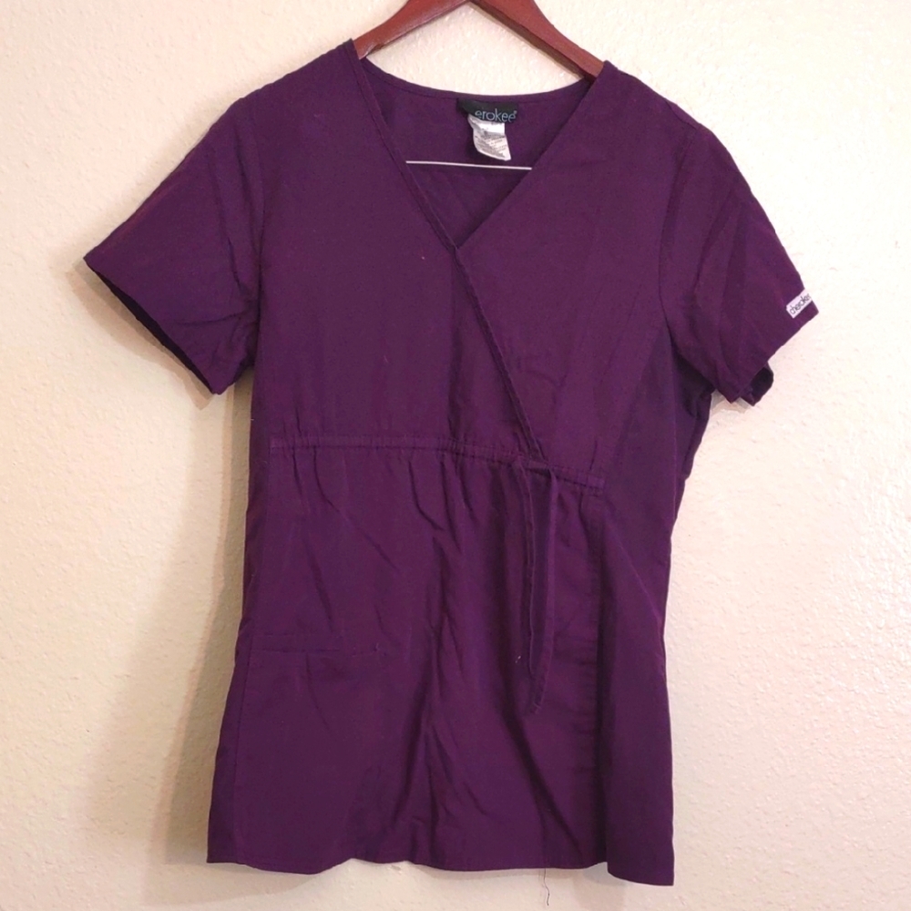 SLIGHTLY USED CHEROKEE SCRUBSIZE S COLOR PURPLE POCKETS
